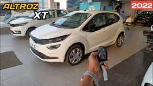 2022 Tata Altroz XT Review: 5-Star Safety Rated Premium Hatchback at ₹7.64 Lakh