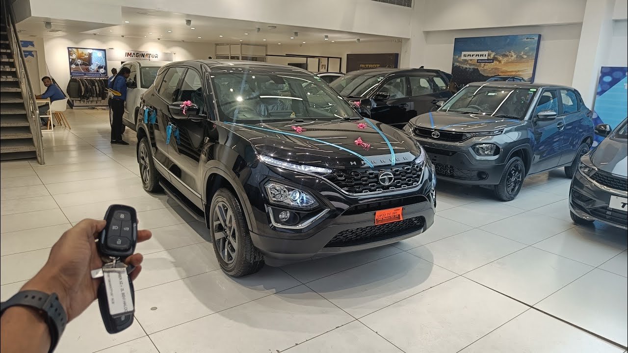 2022 Tata Safari Dark Edition: Price, Features, and Review