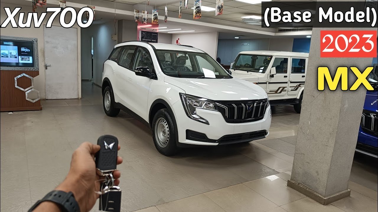 2023 Mahindra XUV700 MX Base Model: Features and Price at 13.96 Lakhs