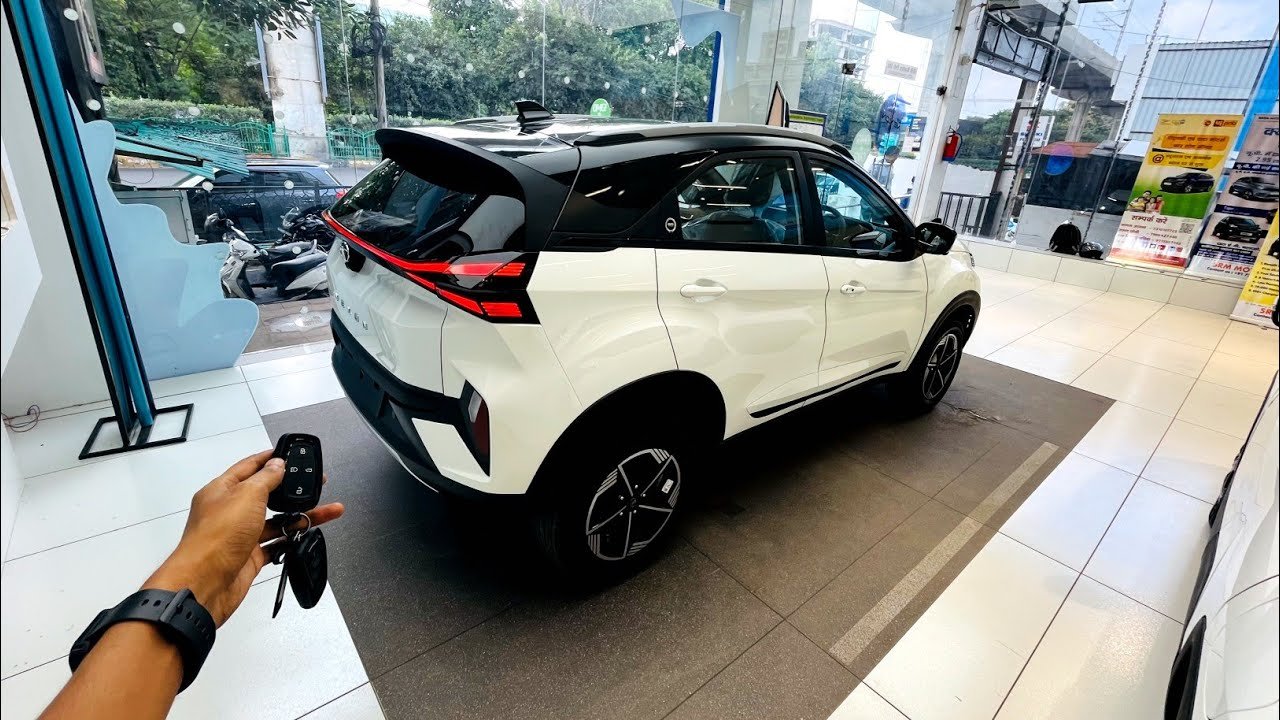 2023 Tata Nexon Facelift Fearless+ S: Features, Design, and Comparison with Venue and Brezza